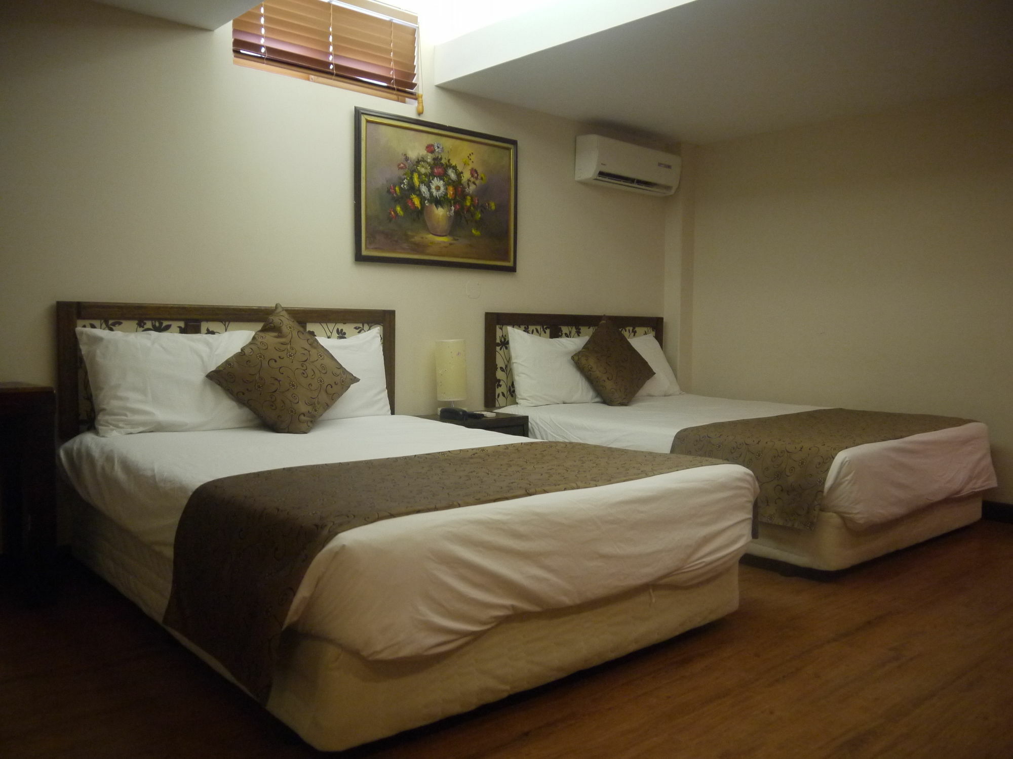Holiday Saipan Hotel Eksteriør bilde